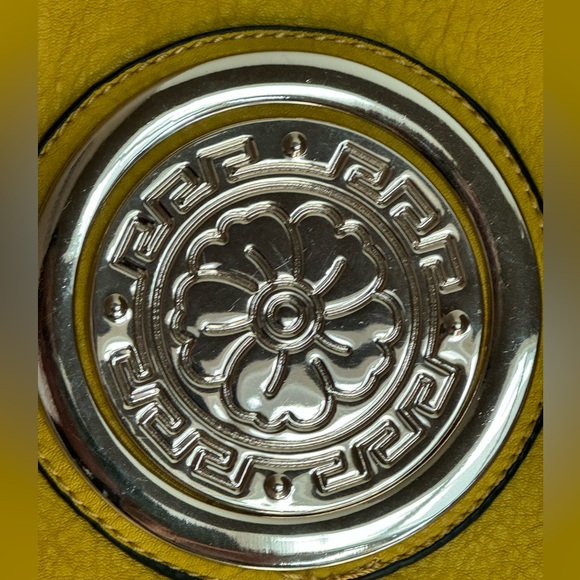 ❌SOLD❌ Yellow crossbody purse - Picture 6 of 7